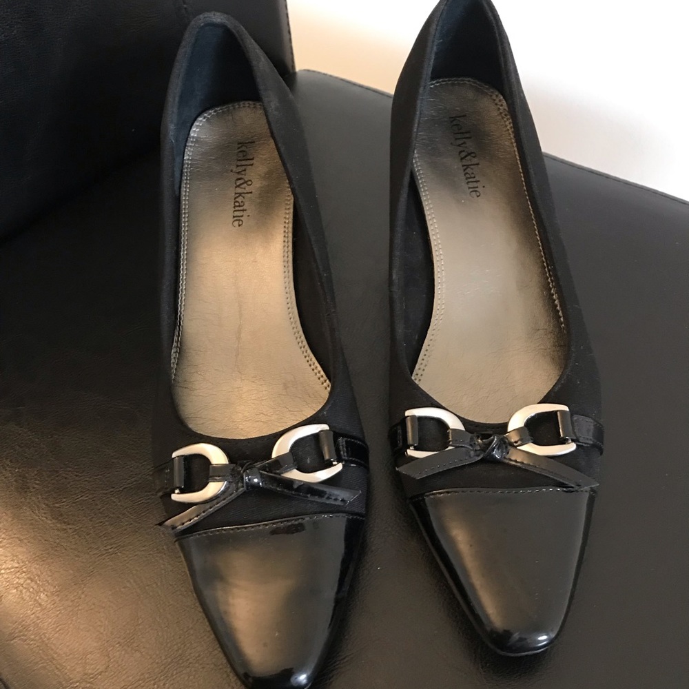 Kelly & Katie pointed toe pump with silver buckle